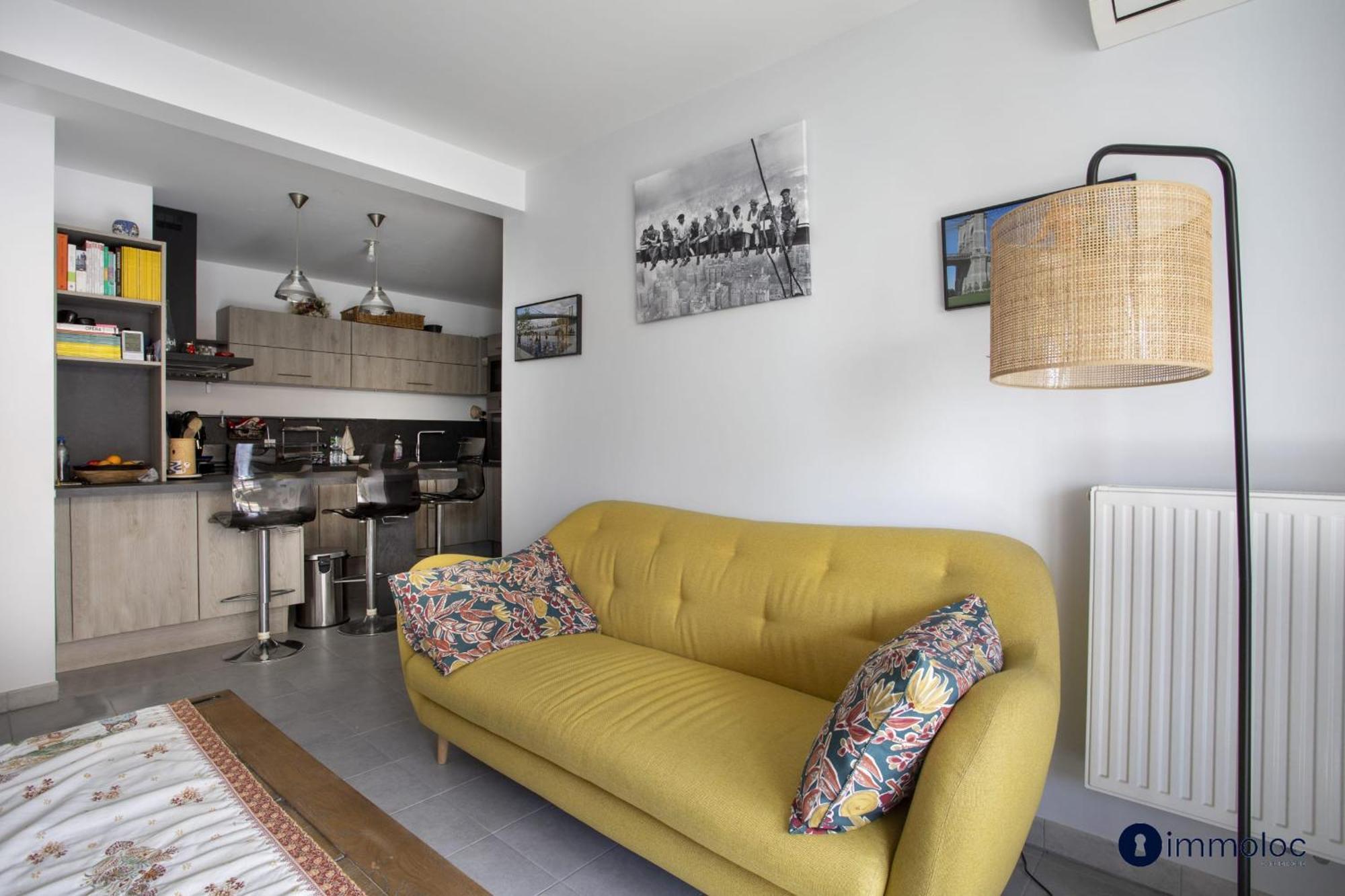 Air-conditioned Near Liberation District Appartement *