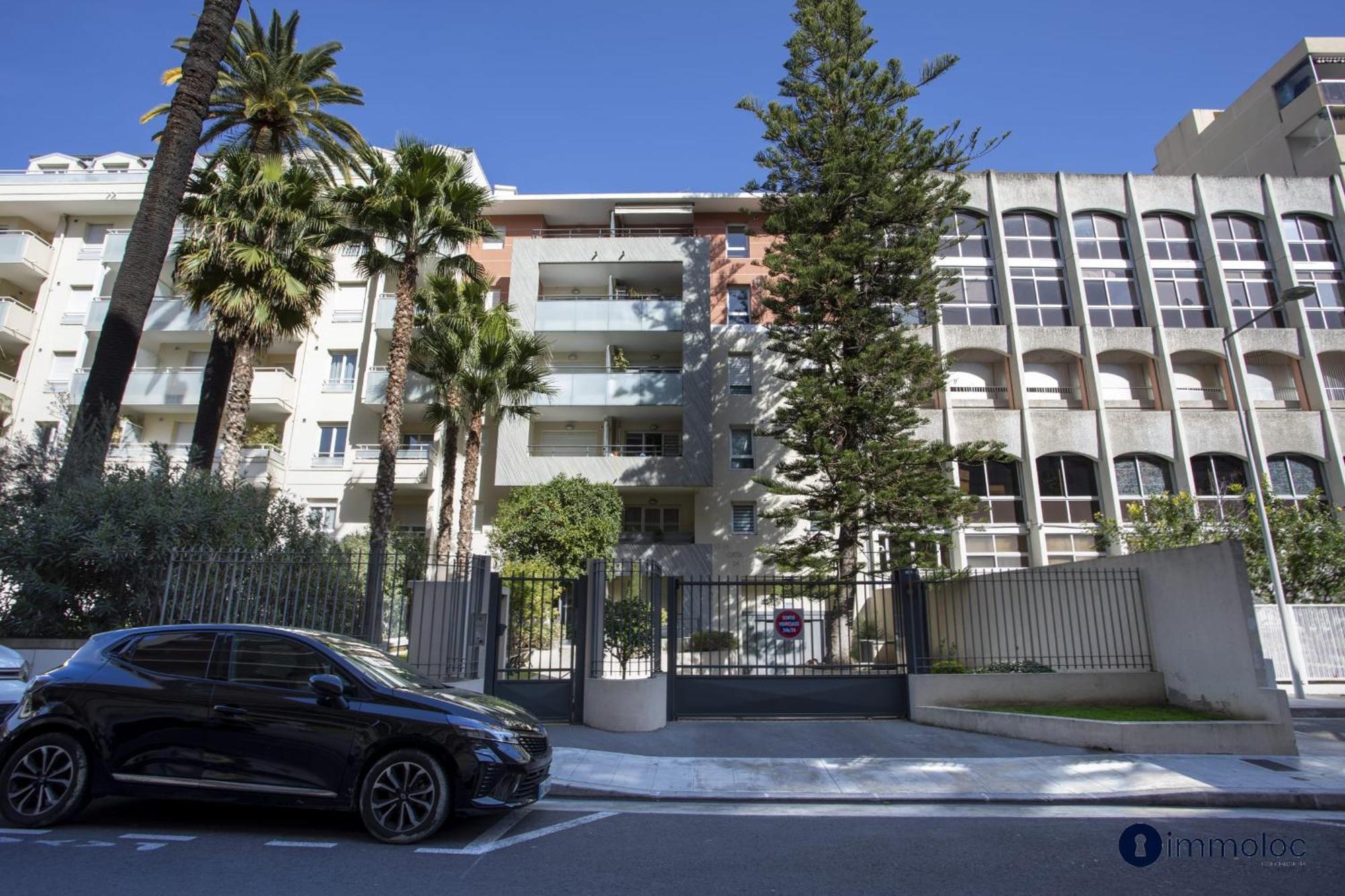 Appartamento Air-conditioned Near Liberation District *